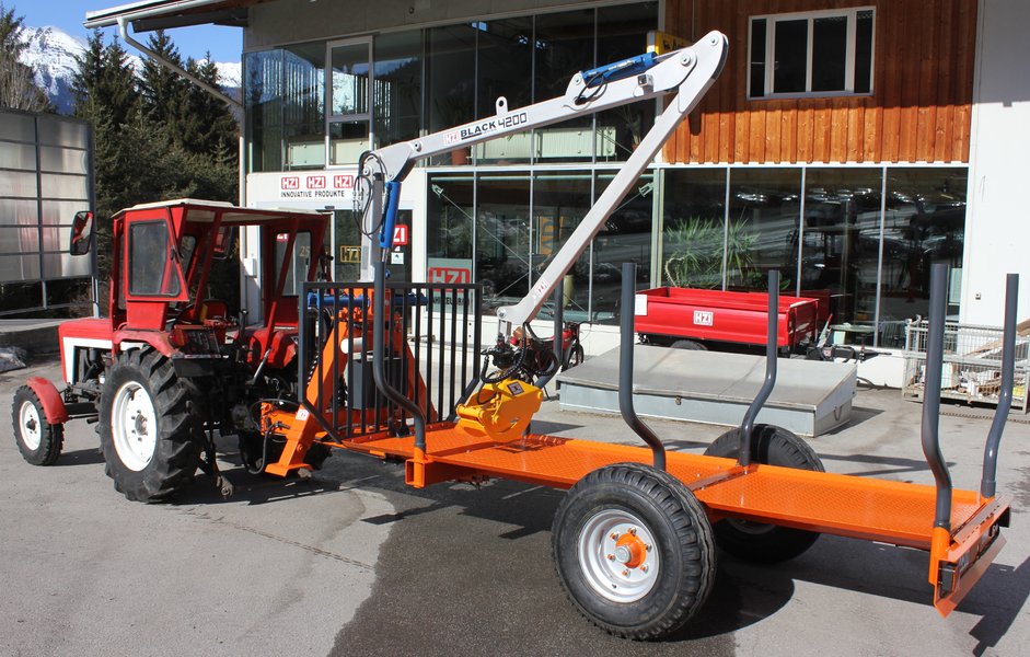 Rückewagen 4.100kg mit Kran 5,3m