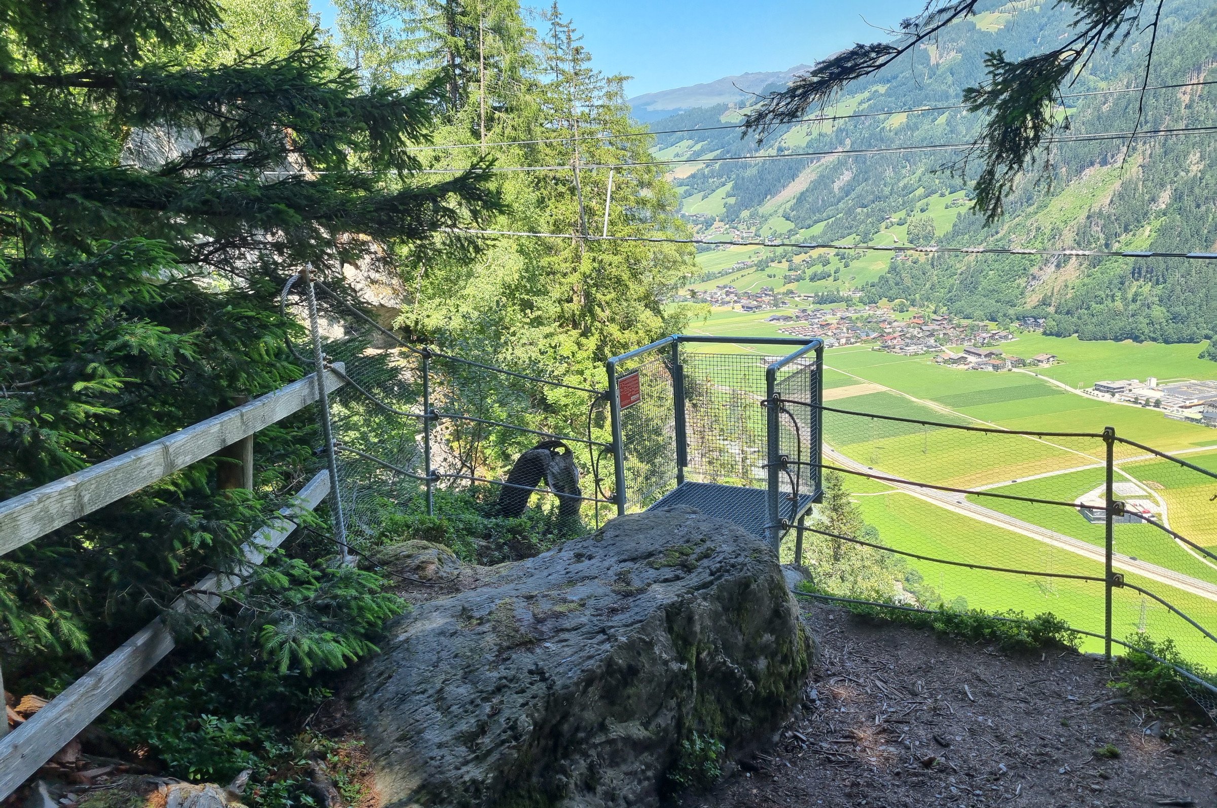 Aussichtskanzel aus Stahl, gefertigt von HZI in Tirol