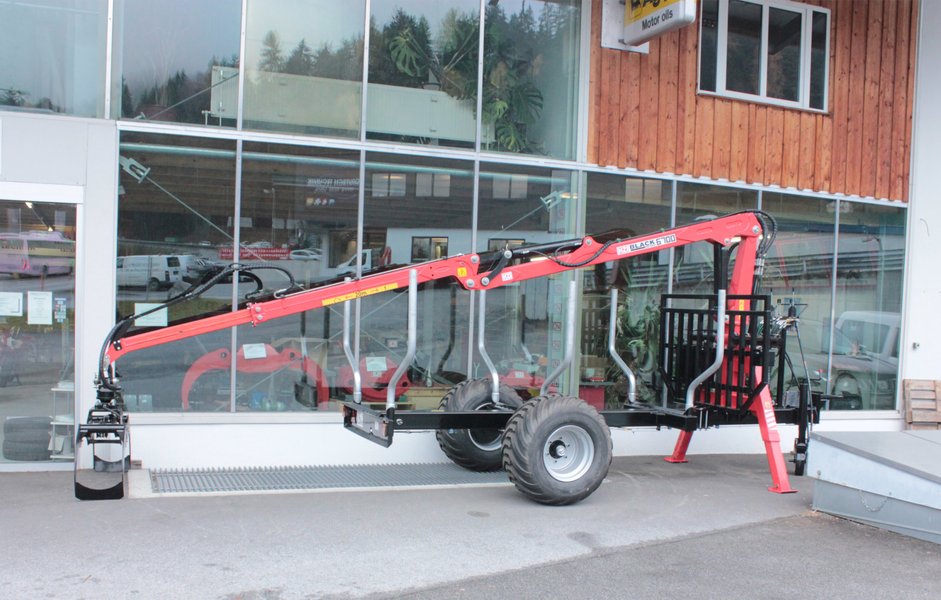 Rückewagen 8.500 kg mit Kran 7,3 m