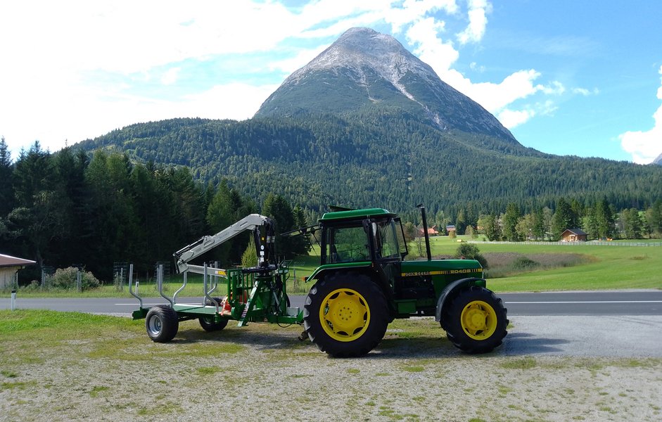Rückewagen 8.000 kg mit Kran 6,0 m