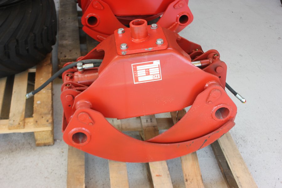 Ausstellungsstück Profi Holzgreifer HZI 1320RO inkl. Rotatorplatte und Schläuche